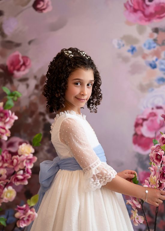 foto de niña de comunion en estudio