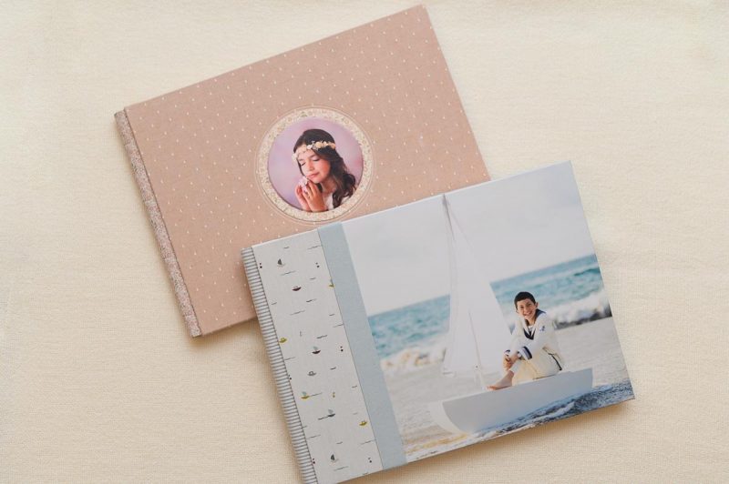 Dos álbumes de comunión con foto portada personalizada