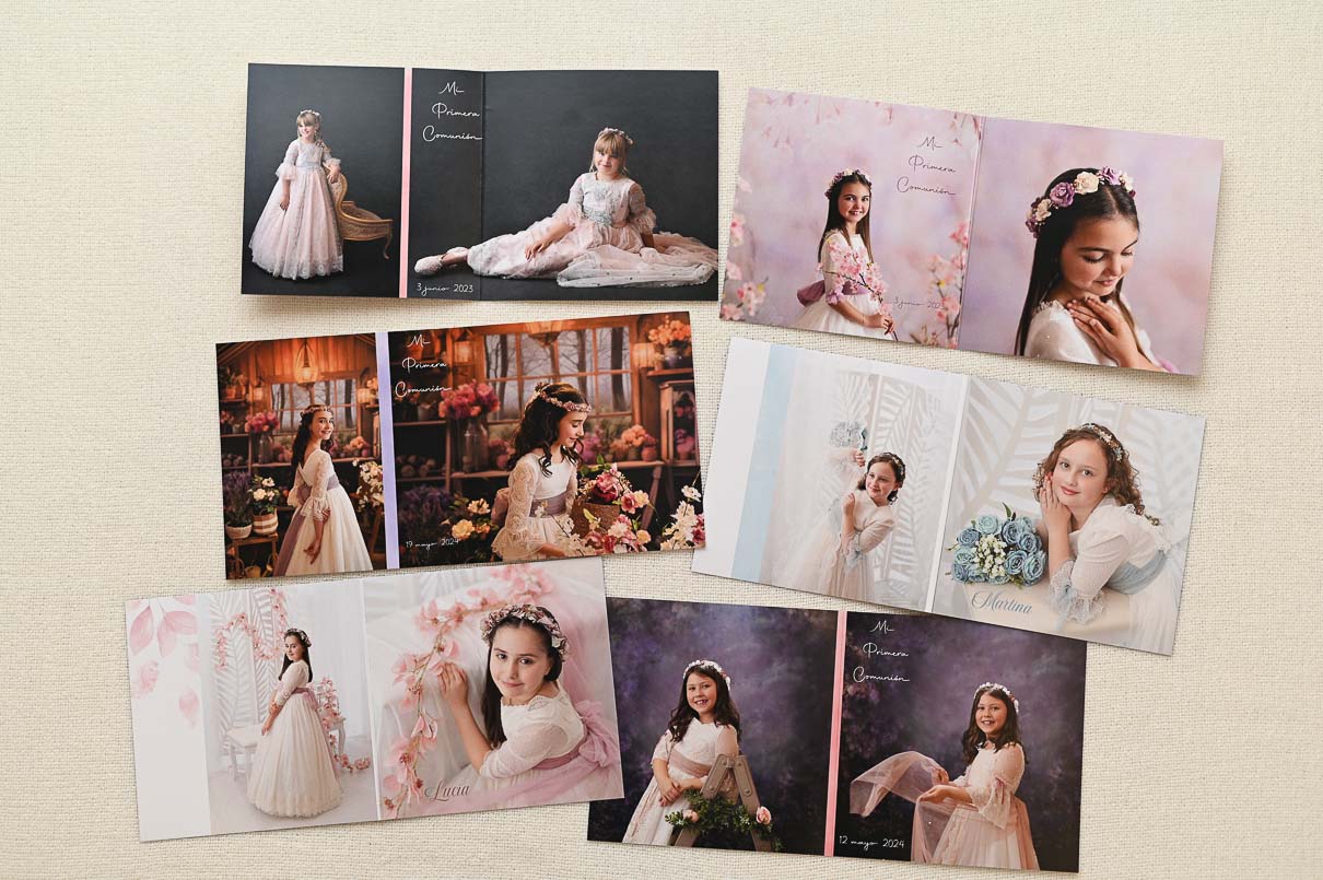 Díptico recordatorio personalizado con fotos de niñas de comunión